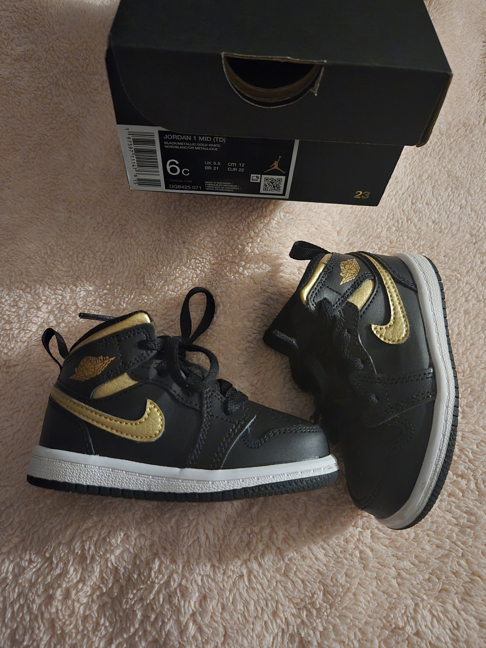 Nike Black and Gold Jordan 1 Mid (Kids)